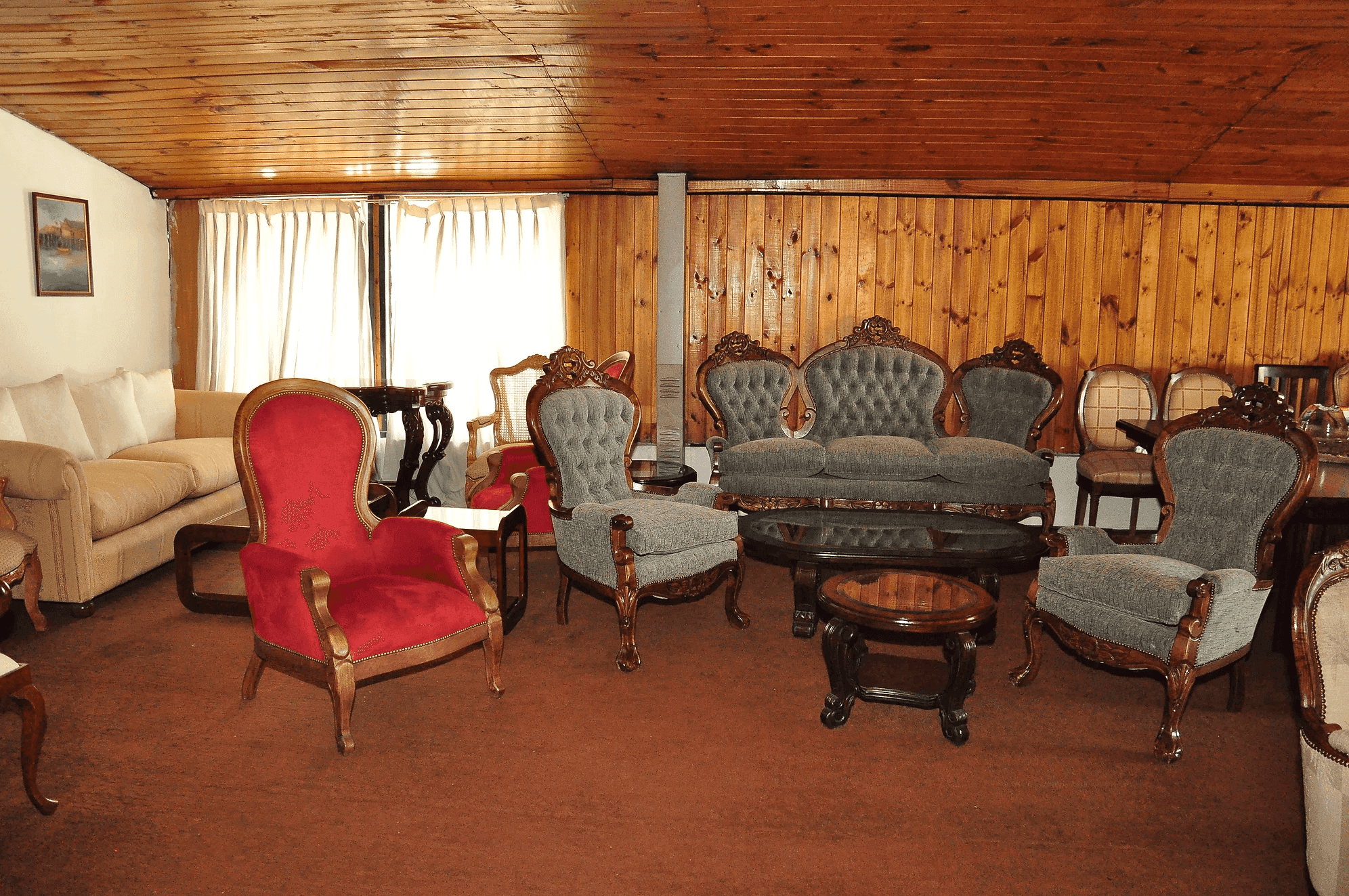 Sillas elegantes tapizadas